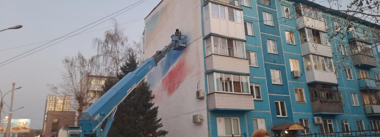 Патриотический триптих появится на домах у станции метро «Сибирская»