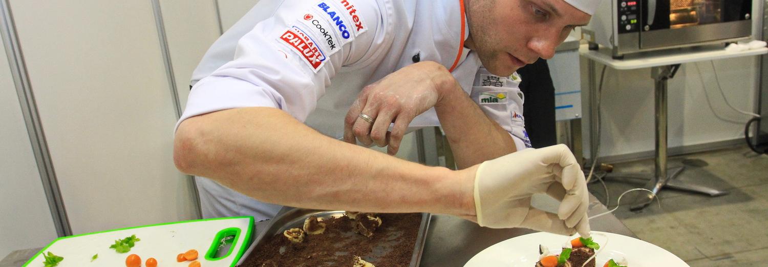 Забытые рецепты: новосибирских поваров готовят к МЧМ-2023