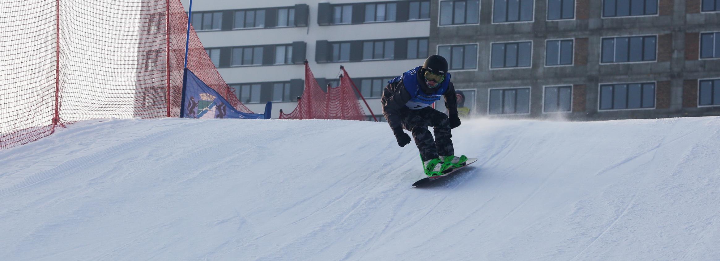 Сноубордисты опробовали новую трассу на Горском на первенстве области