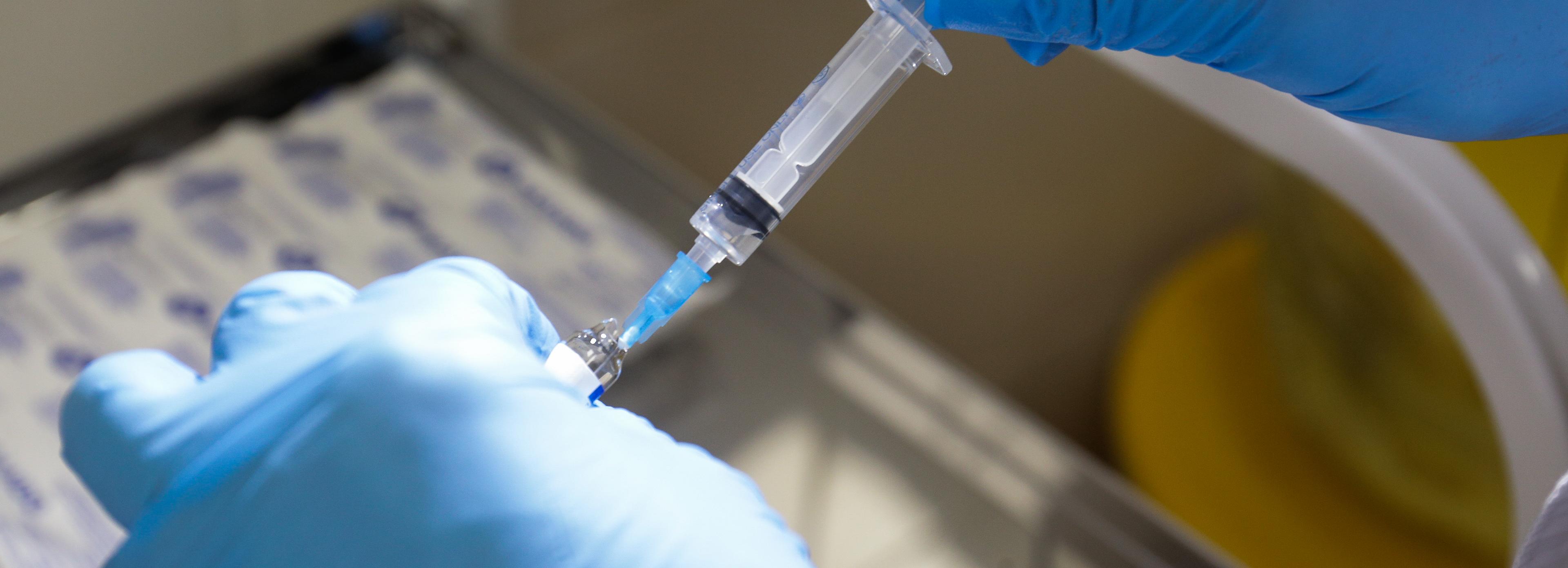 В Новосибирске с каждым днём растёт число вакцинированных от ковида