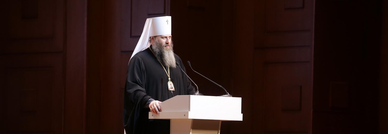 Новосибирский митрополит советует смотреть пасхальную службу по телевизору