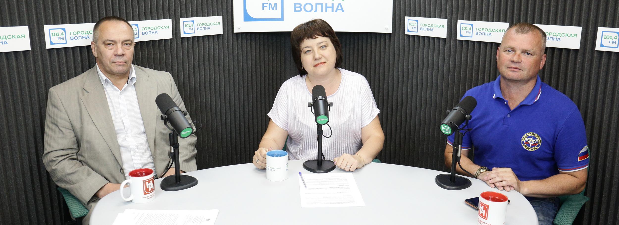 Вечерний разговор: будни спасателей, чёрный шар на пляже и коза под луной