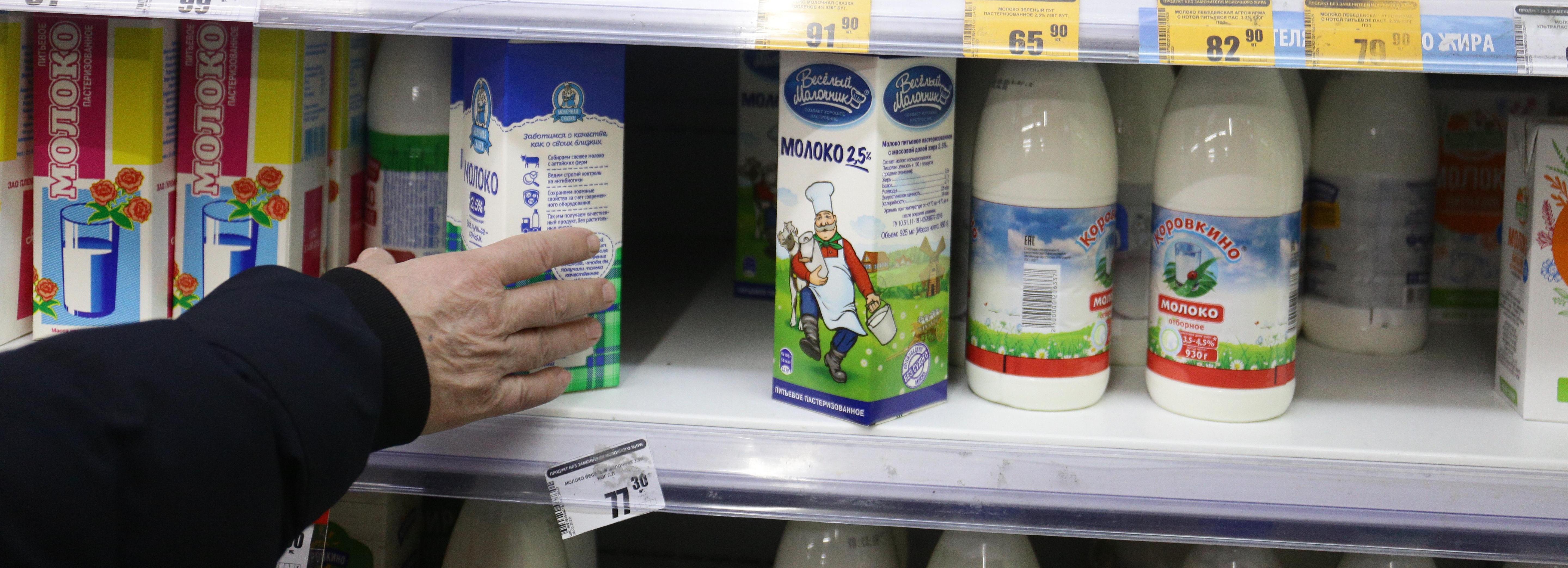 Килограмм молока: как узнать, сколько на самом деле наливают в бутылки