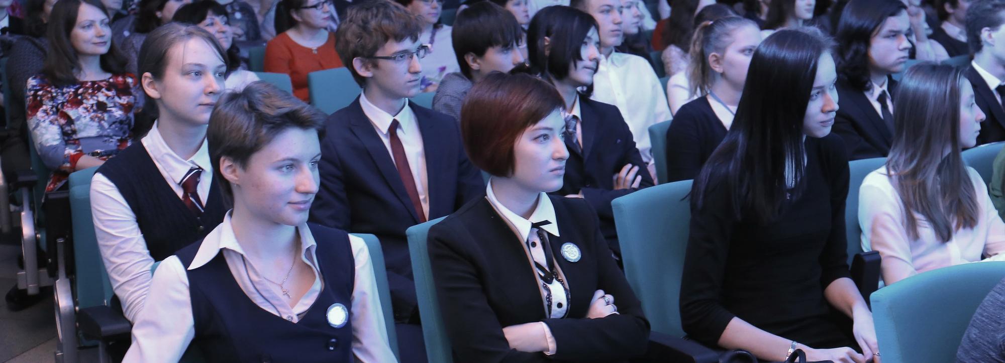 Лучшие школы Новосибирска за 2021 год назвало агентство РАЭКС