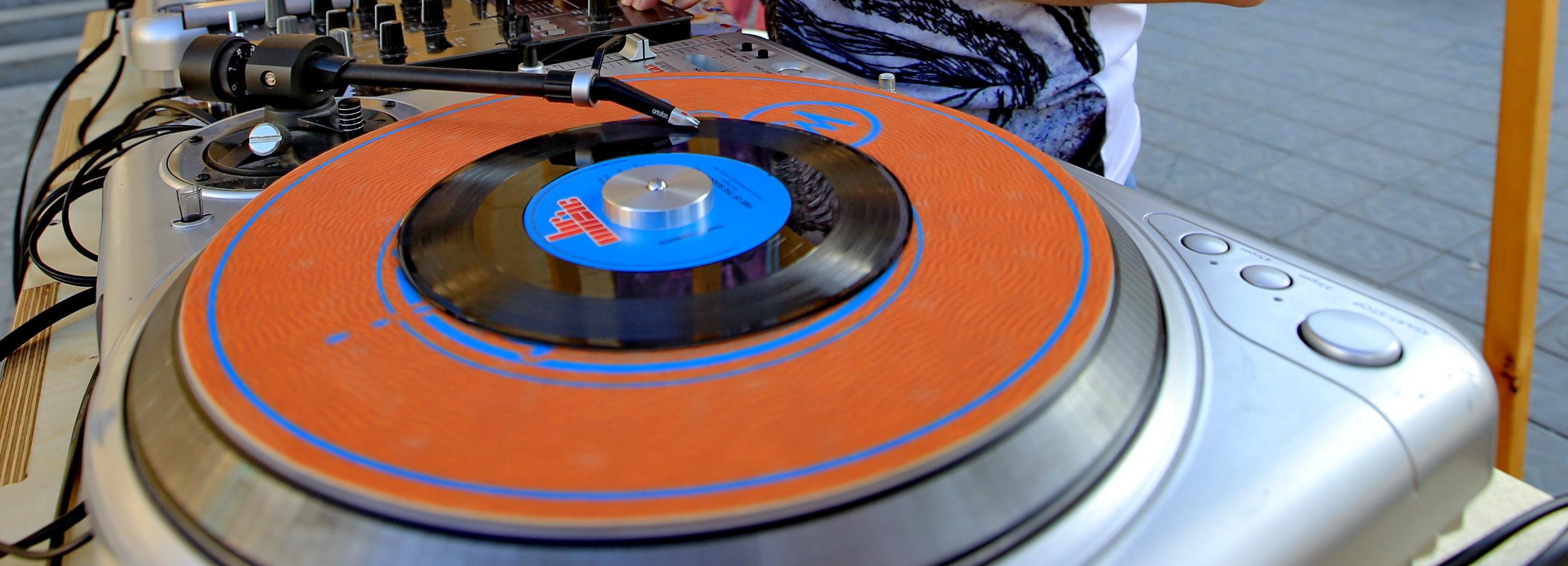 Завод виниловых пластинок заработает в Новосибирске весной 2025 года