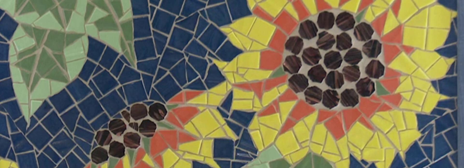 Навеянные аниме и Ван Гогом мозаики выставили в Доме народного творчества