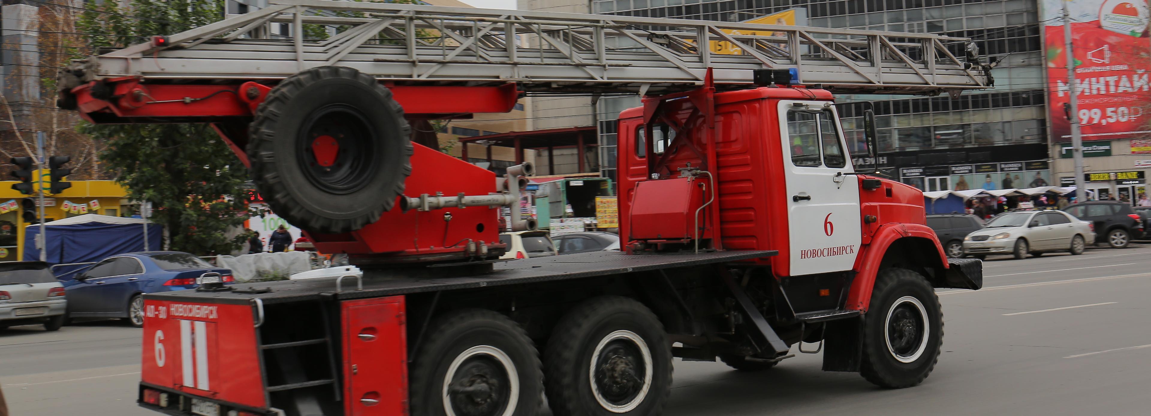 Полковник МЧС спас пожилого дачника из пожара под Новосибирском