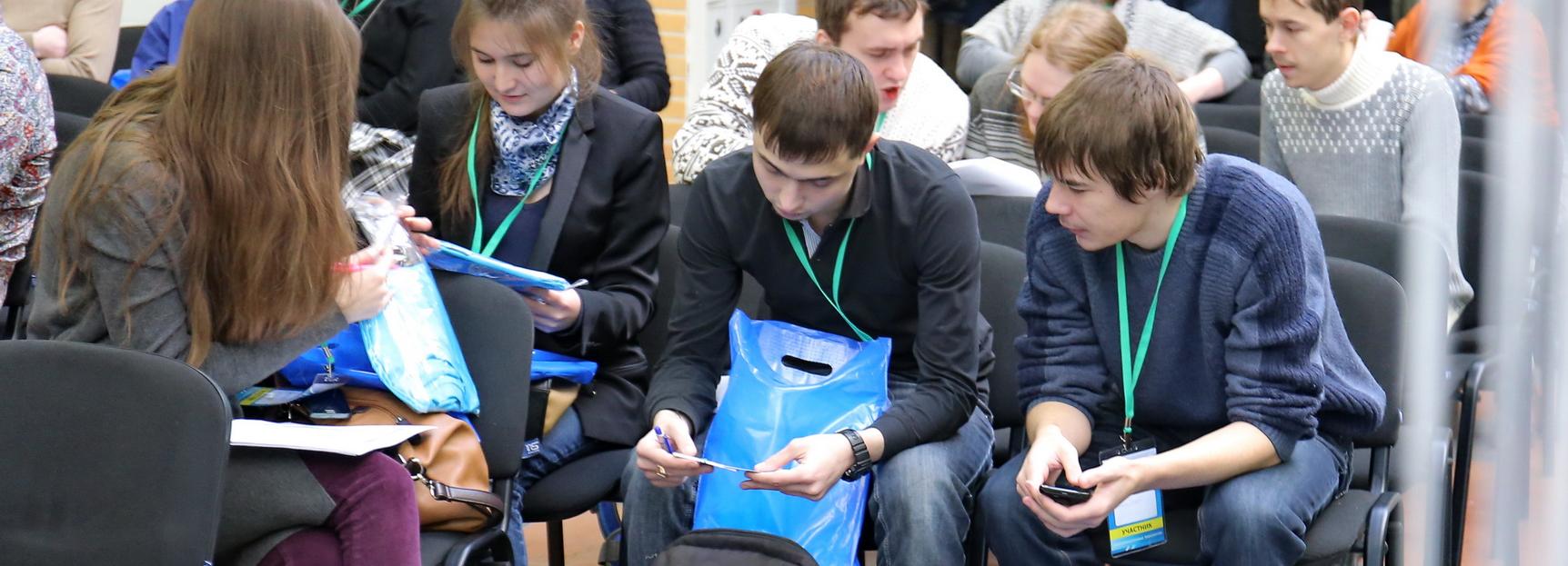 500 волонтёров помогут новосибирцам проголосовать за новые парки