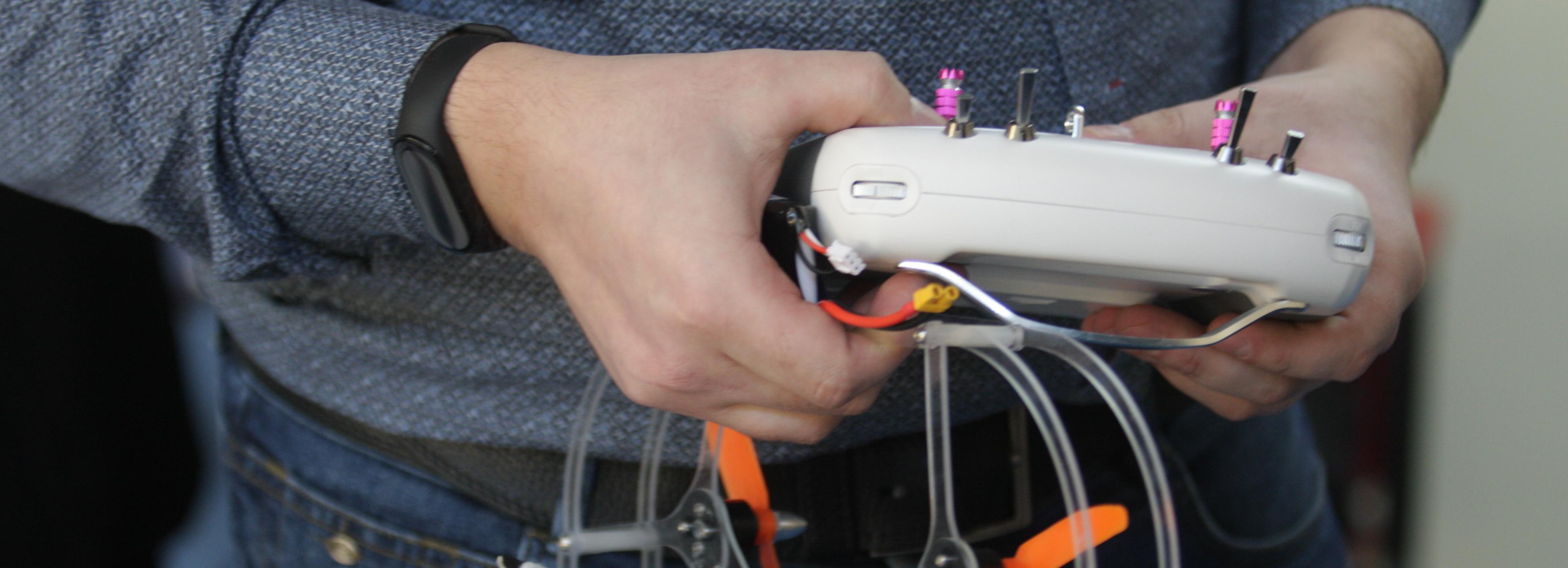 Операторов дронов из Новосибирска похвалили за атаки на вражескую технику