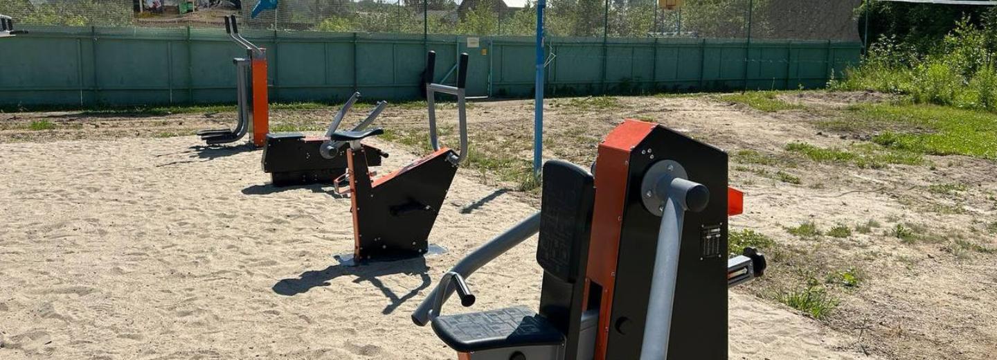 Тренажёрный зал под открытым небом заработал на окраине Новосибирска