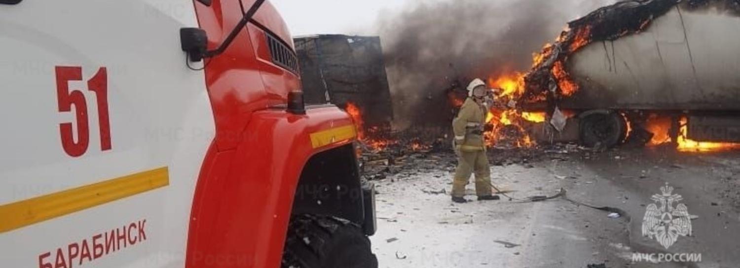 Жуткое ДТП с участием двух фур случилось под Новосибирском