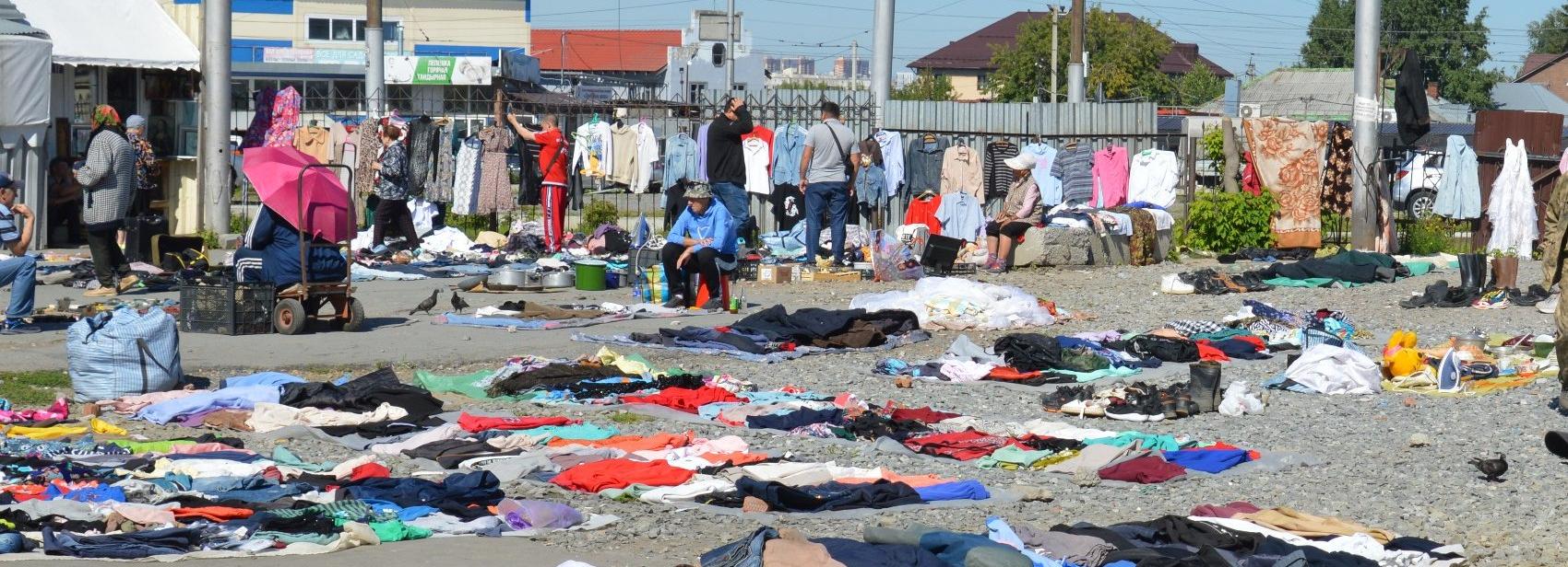 Продавцы побросали товар на кольце ГБШ при виде полиции