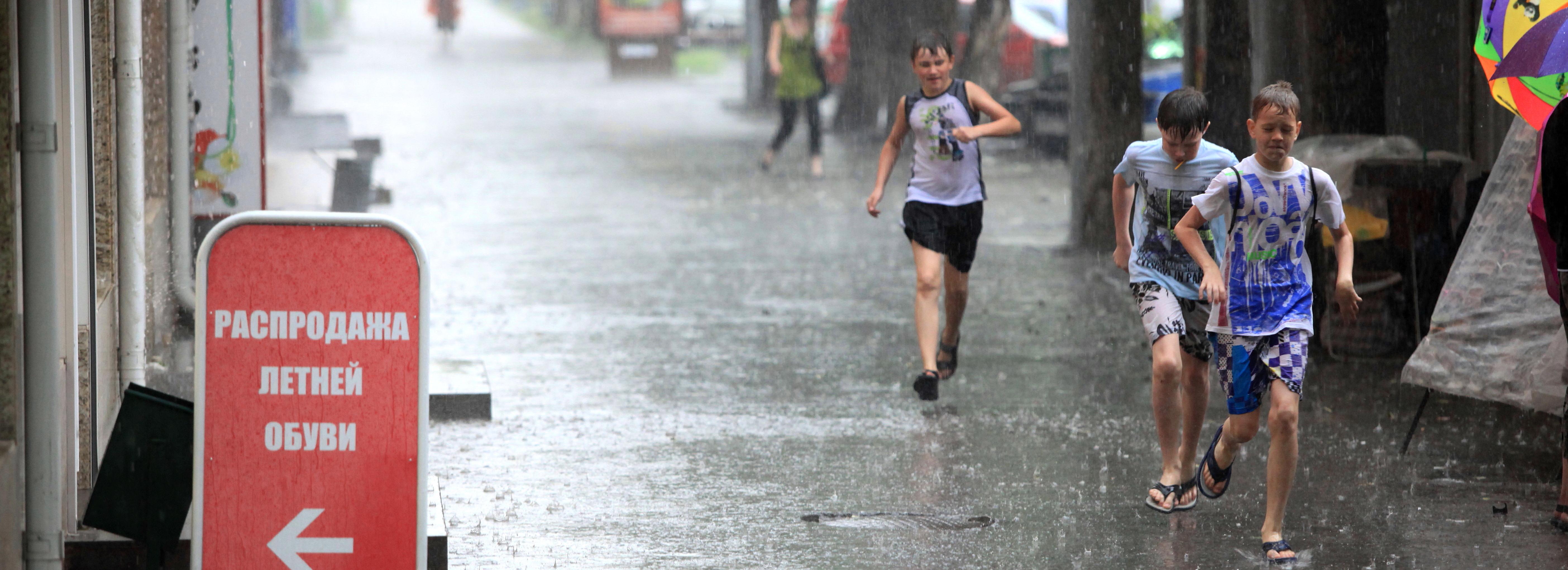 О надвигающихся грозах и граде предупредили новосибирцев