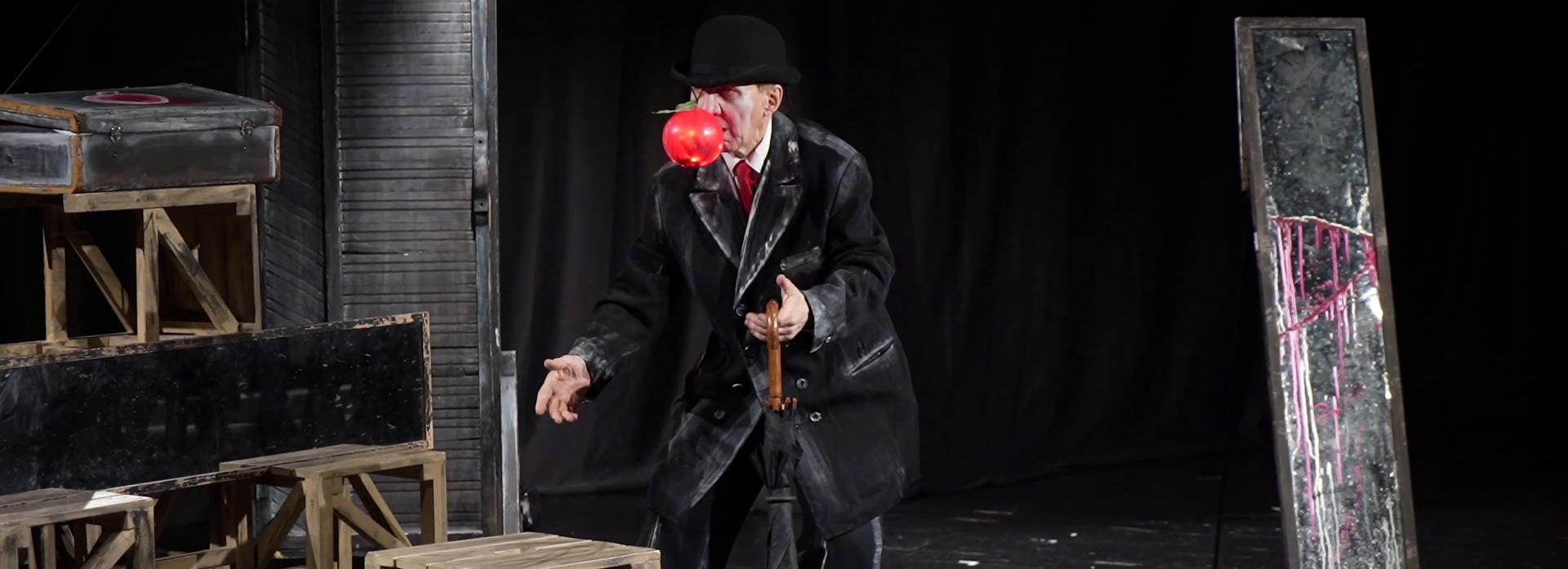 Пыльный спектакль про Раскольникова открыл фестиваль «Малая форма»