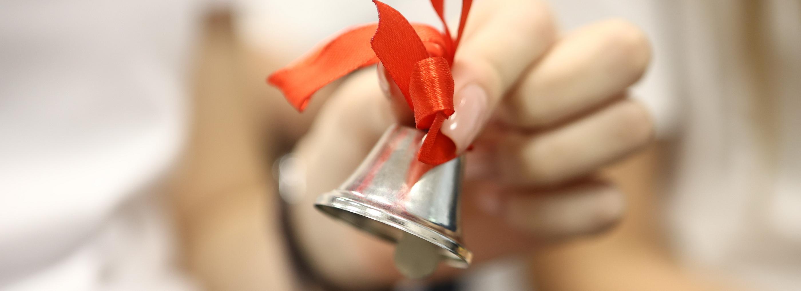 Новосибирские школьники почтили звонками память жертв Беслана