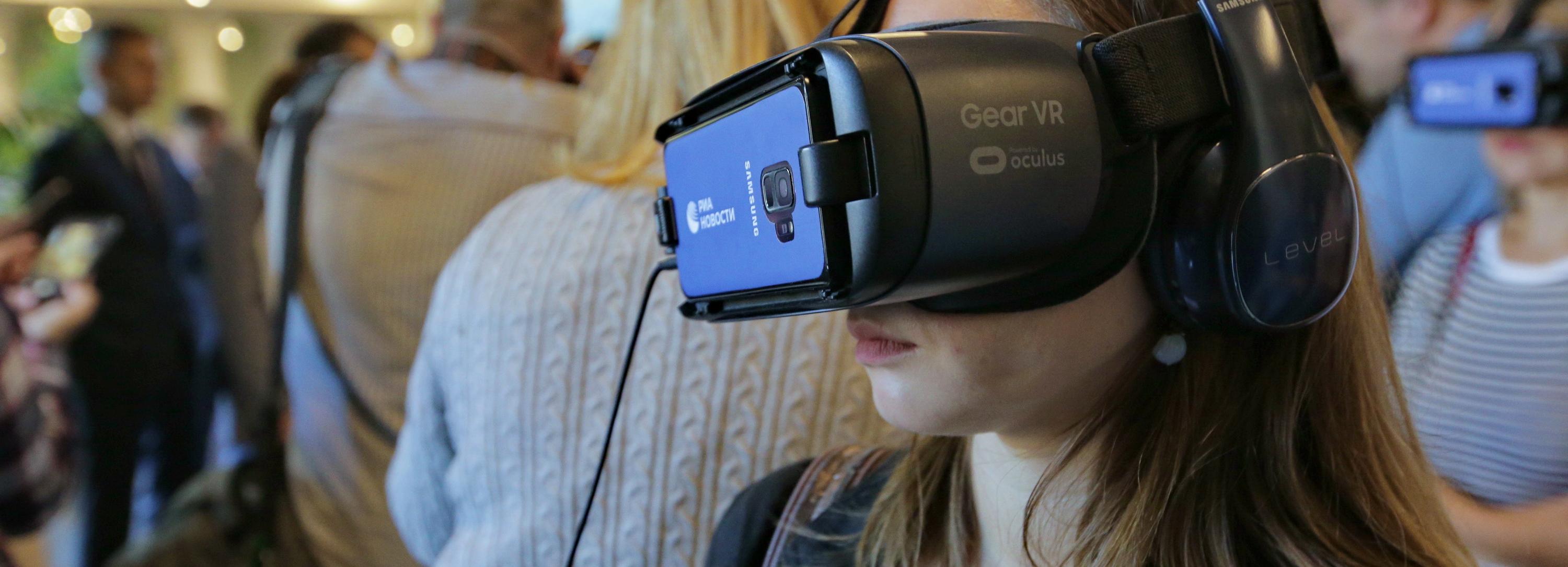 Два VR-шлема получили ребята из гимназии №14 в Новосибирске