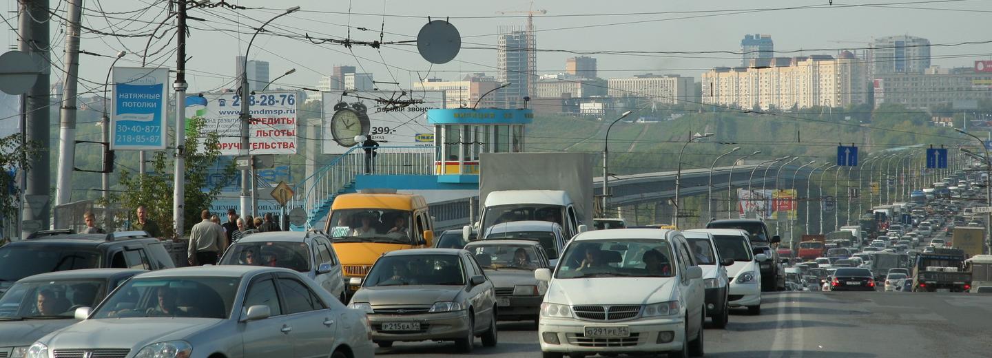 Пост ГИБДД на Октябрьском мосту демонтируют за ненадобностью