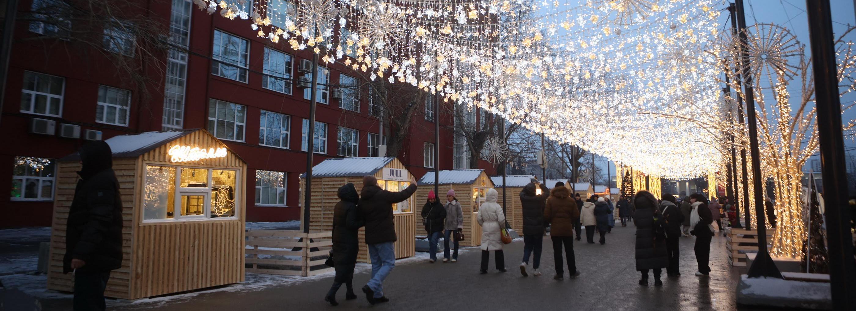Световой потолок и сверкающие деревья появятся на улице Ленина к декабрю