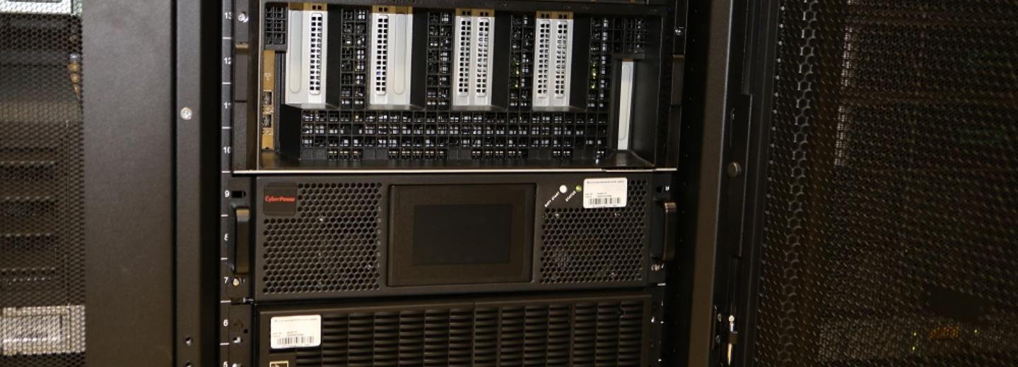 Первую очередь суперкомпьютера «Лаврентьев» запустили в НГУ