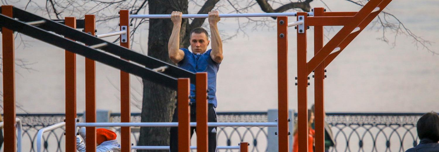 Новосибирцы из-за COVID-19 превратили улицы и парки в спортзалы