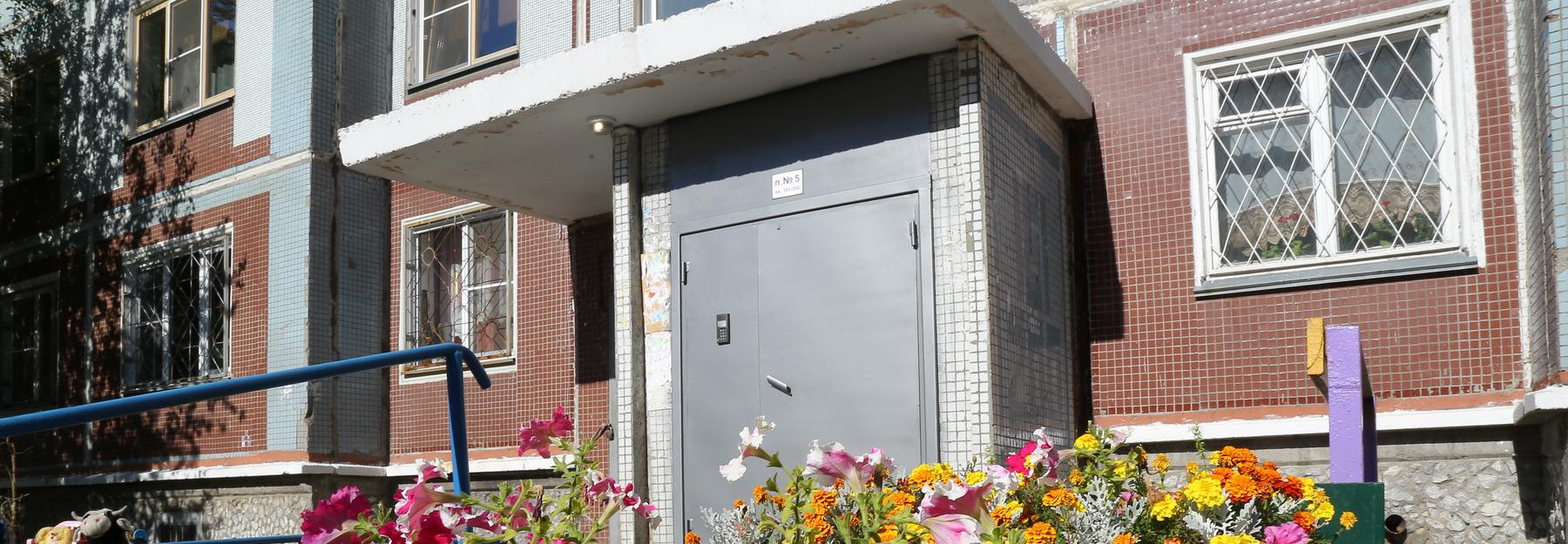 Подъезды домов начали дезинфицировать в Новосибирске