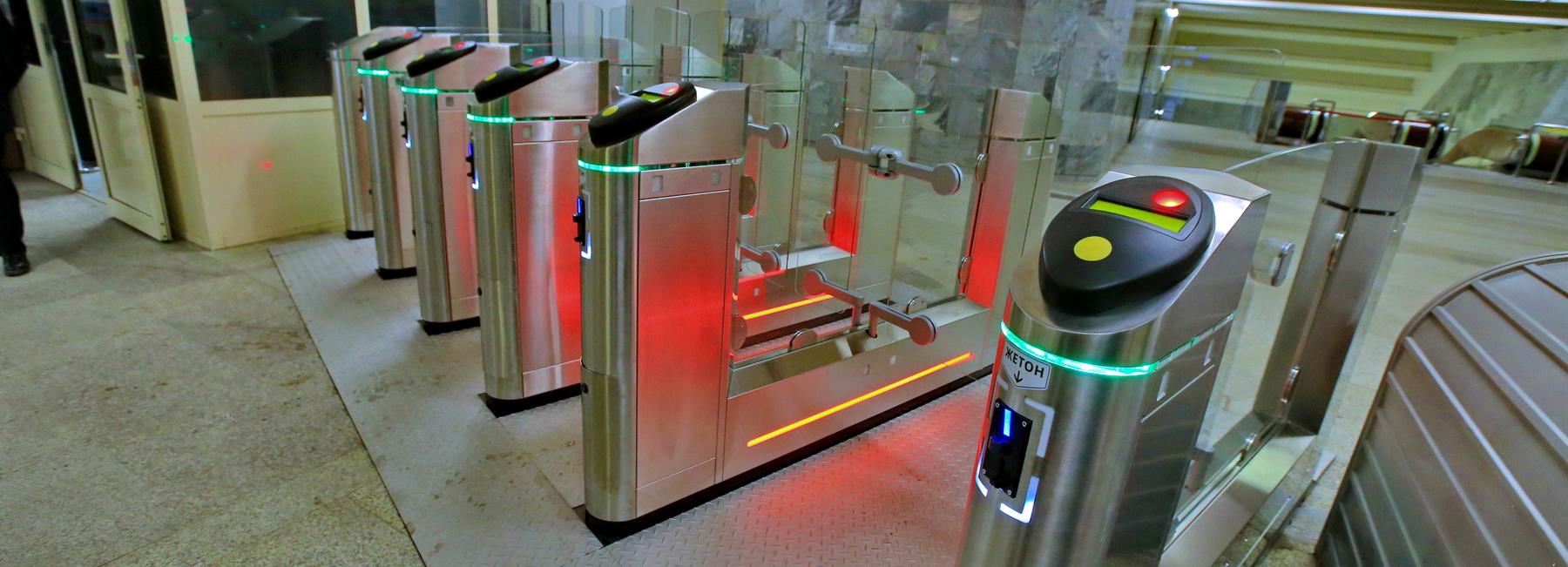 Почти 42 млн потратит метрополитен на новые турникеты для площади Ленина