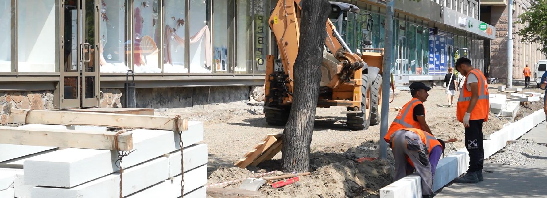 Тротуары в центре Новосибирска обновят ко Дню города