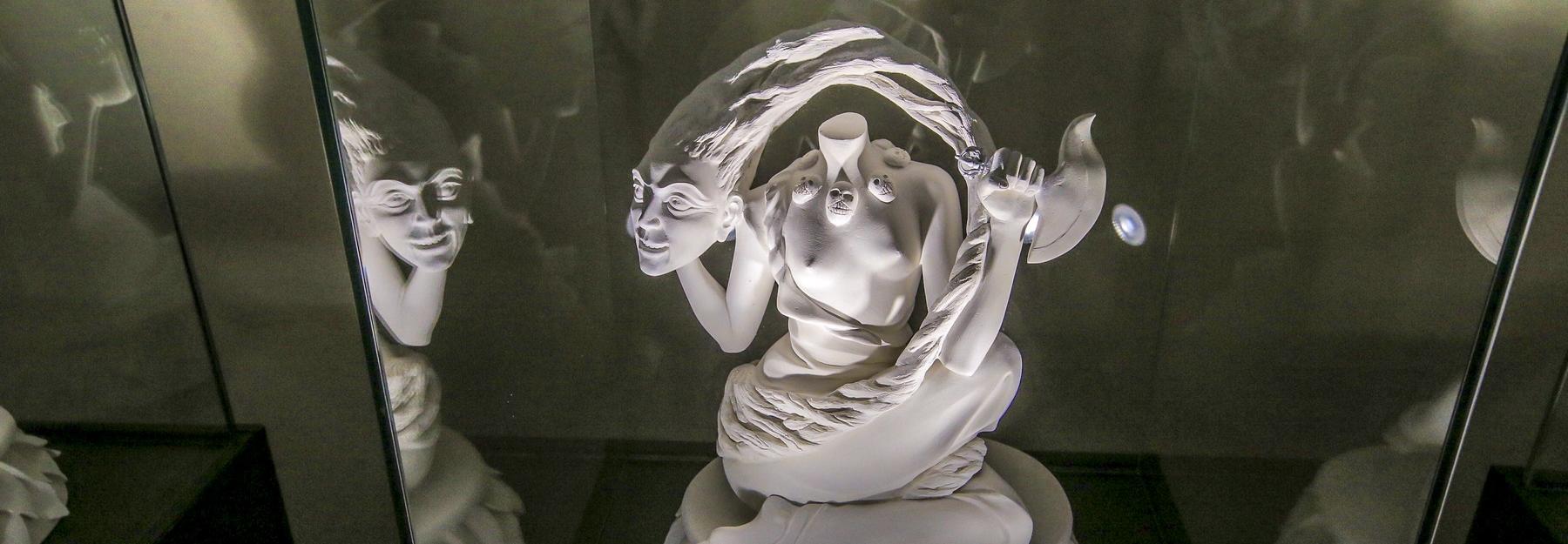 Львов Будды показывают на выставке в Новосибирске