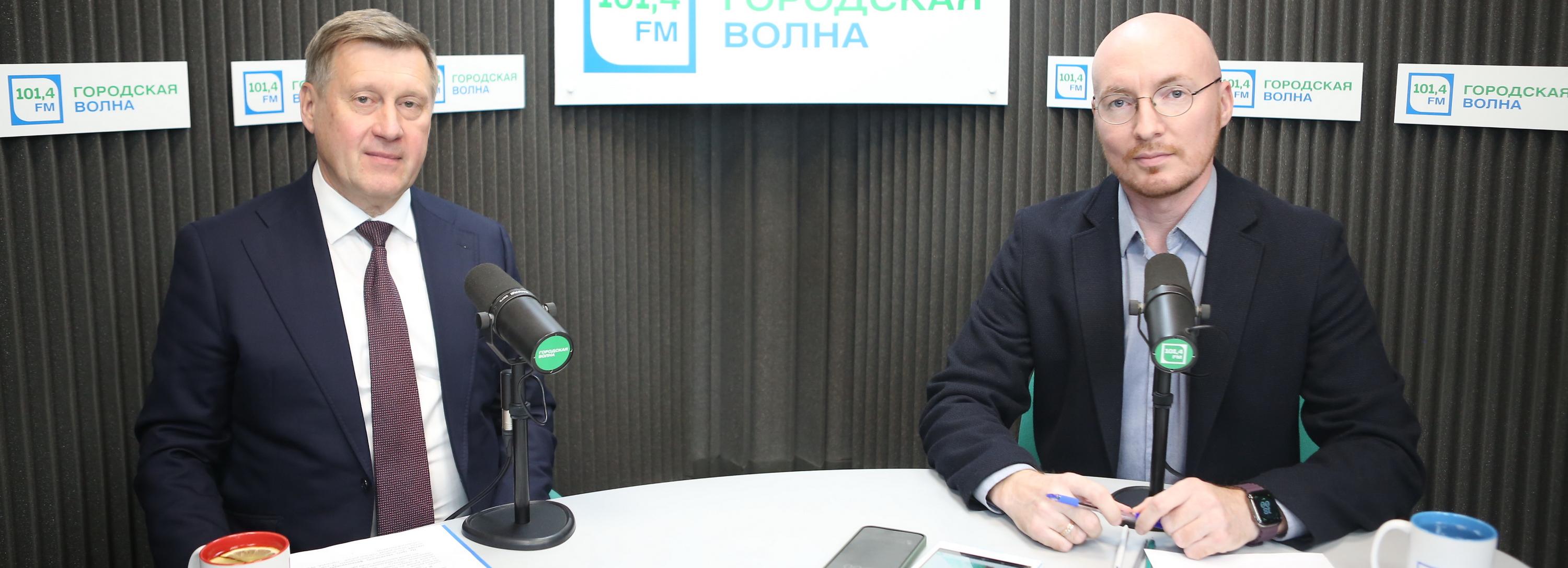 Мэр отвечает: рекордный бюджет, уточки в логу и троллейбус до Родников