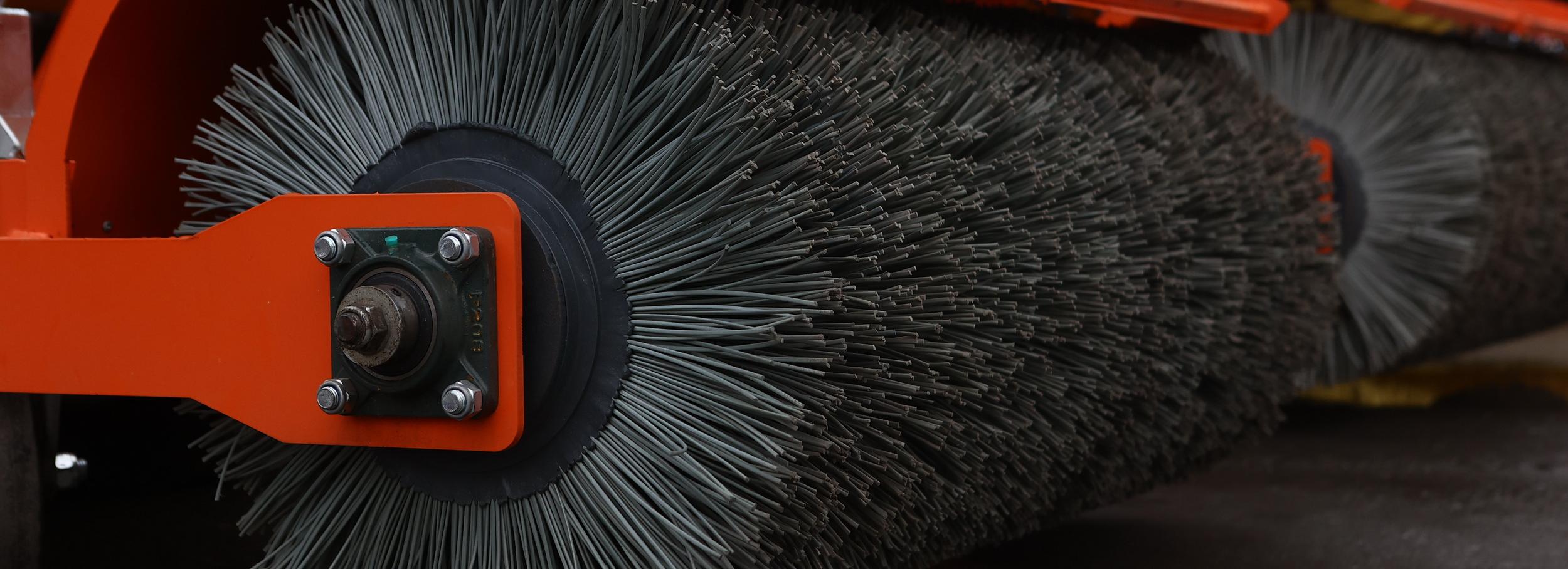 295 машин для уборки выйдут на трассы Новосибирской области этой зимой