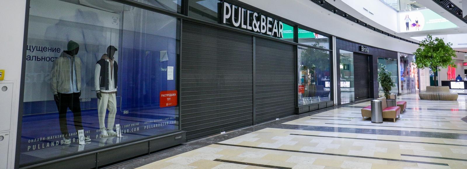 «На всю жизнь не закупишься»: торговые центры опустели в Новосибирске