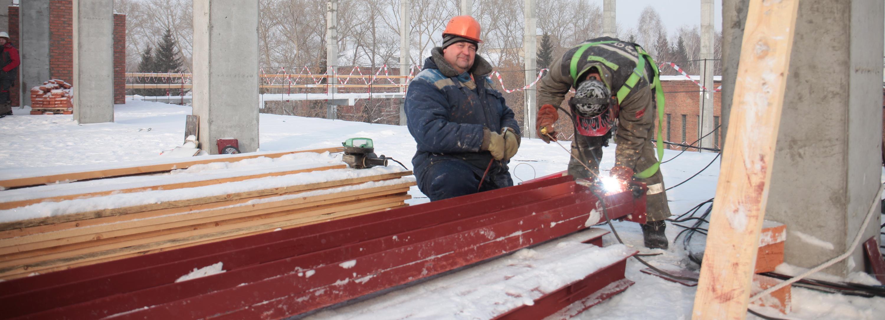 Реконструкцию бассейна СКА в Новосибирске завершат до конца года