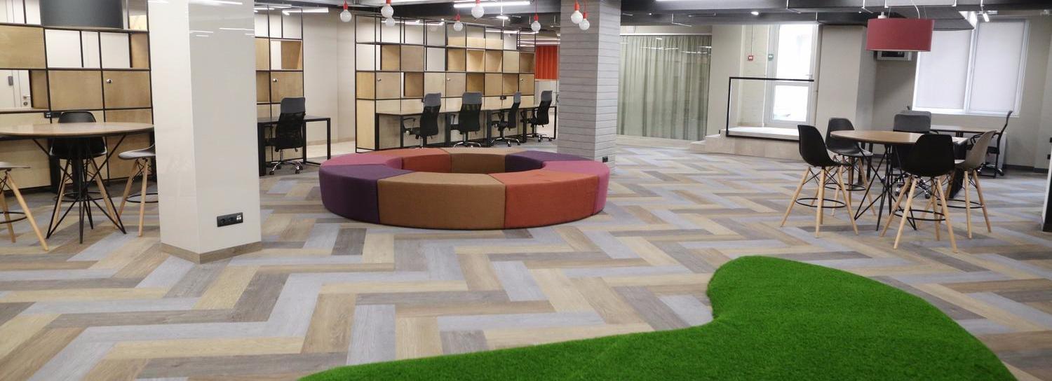 Место для работы с ракетой и душем выставили на продажу в Новосибирске