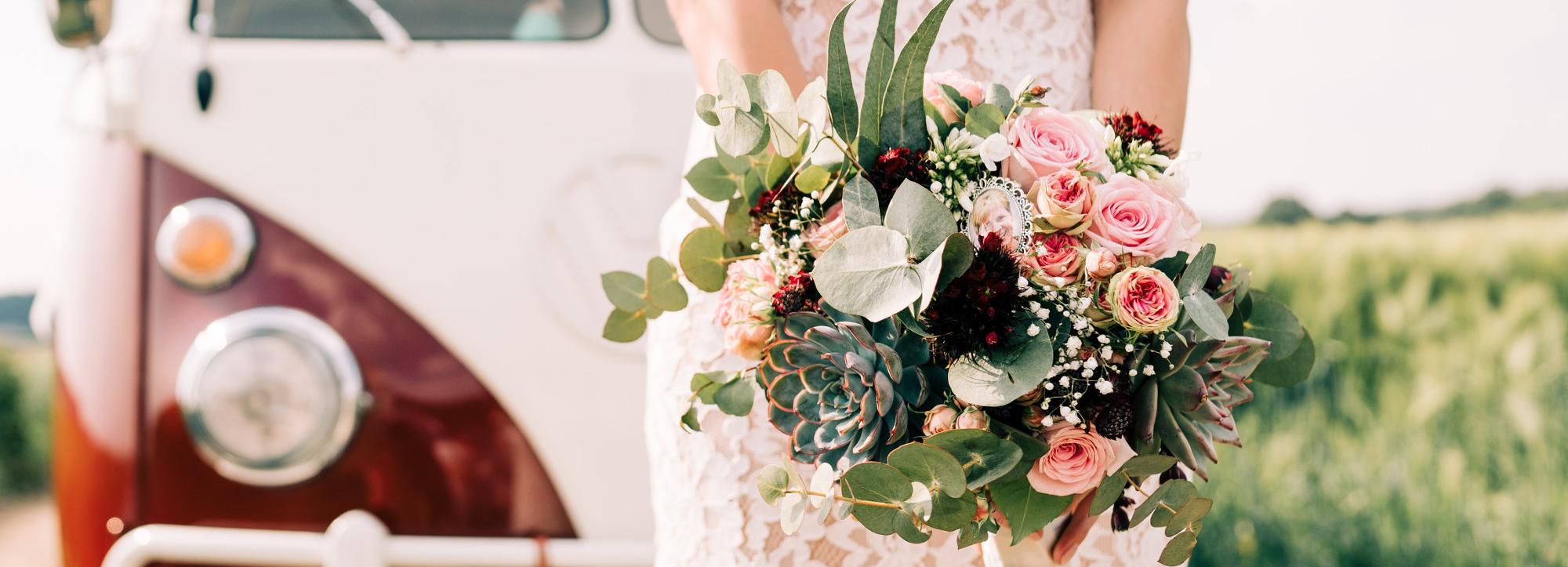 ЗАГС составил подборку популярных свадебных машин в Новосибирске