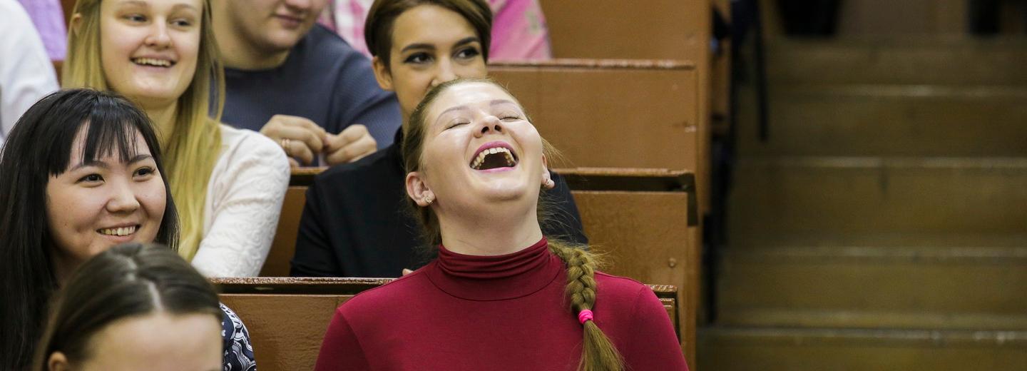 Афиша выходных: Grelka, День смеха и танцы от битмейкера