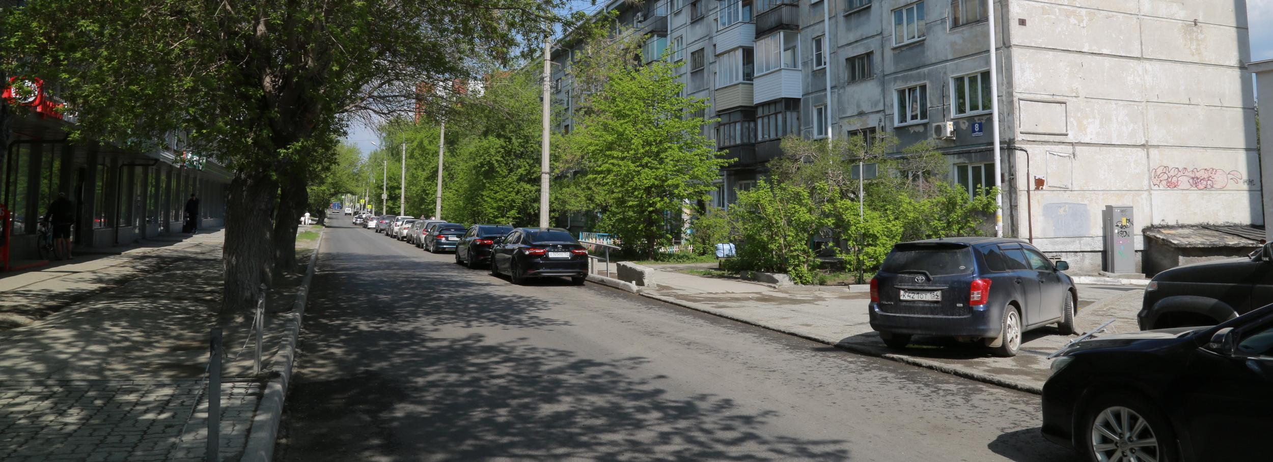 Сразу три улицы ремонтируют в Калининском районе