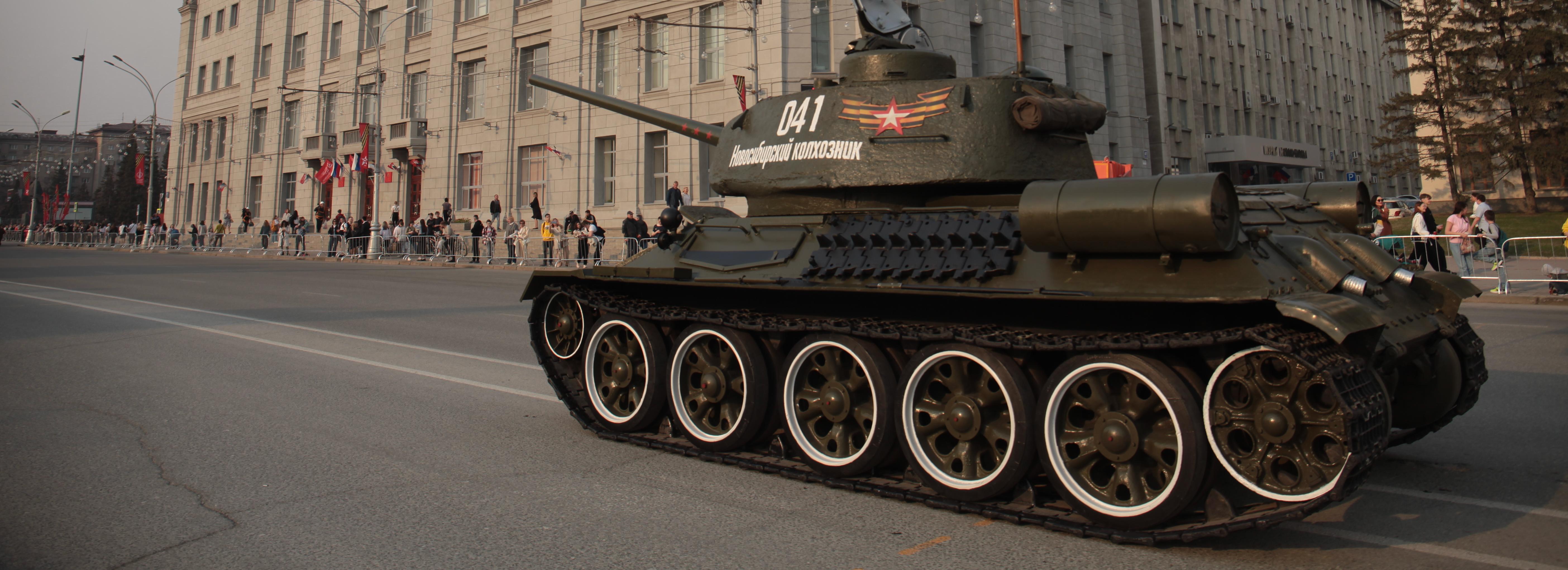 Танки в городе: в Новосибирске прошла первая репетиция парада Победы