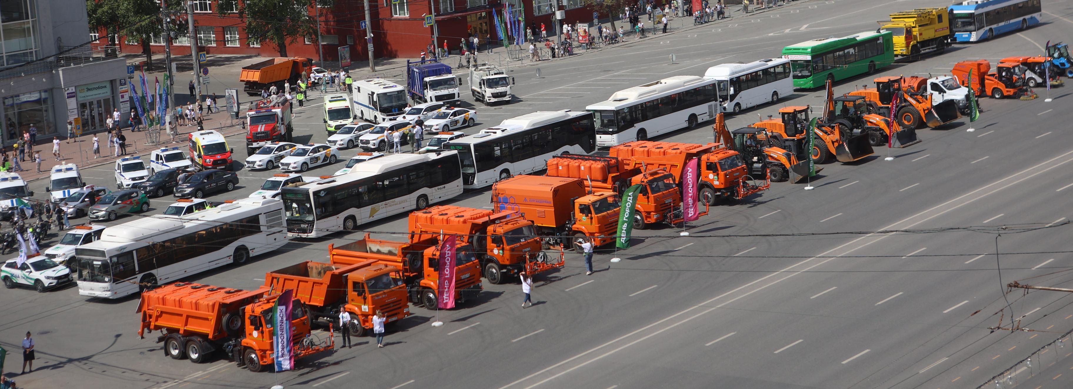 Мэр Кудрявцев о параде спецтехники на Красном: «Впечатляющее зрелище»