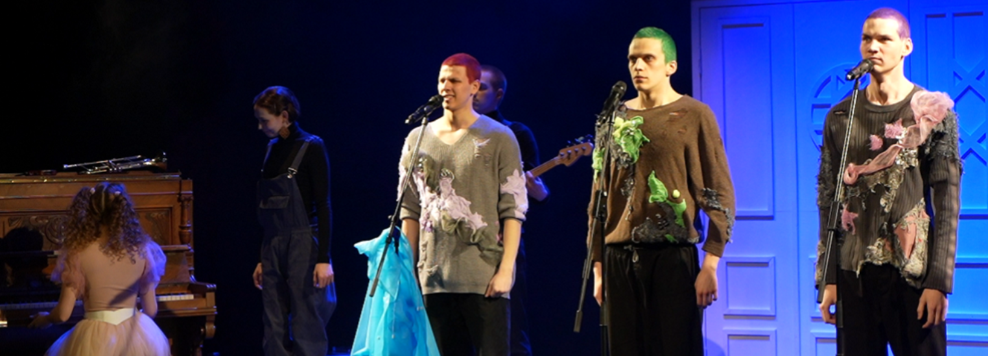 Первые гастроли в новом театре Афанасьева дала школа-студия МХАТ