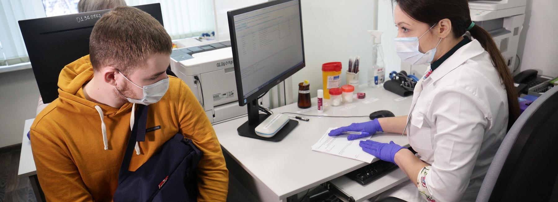 Укололи — и пошёл: как сделать прививку от коронавируса в Новосибирске