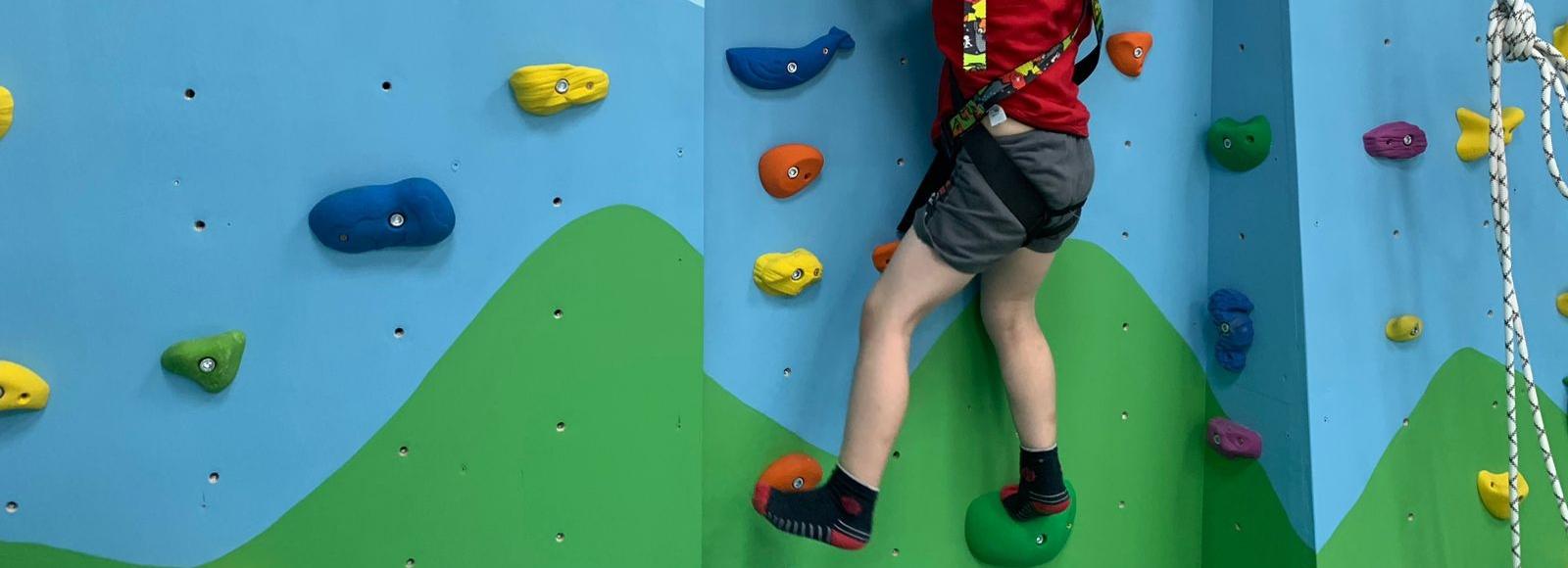 Скалодром для детей с инвалидностью заработал в Новосибирске