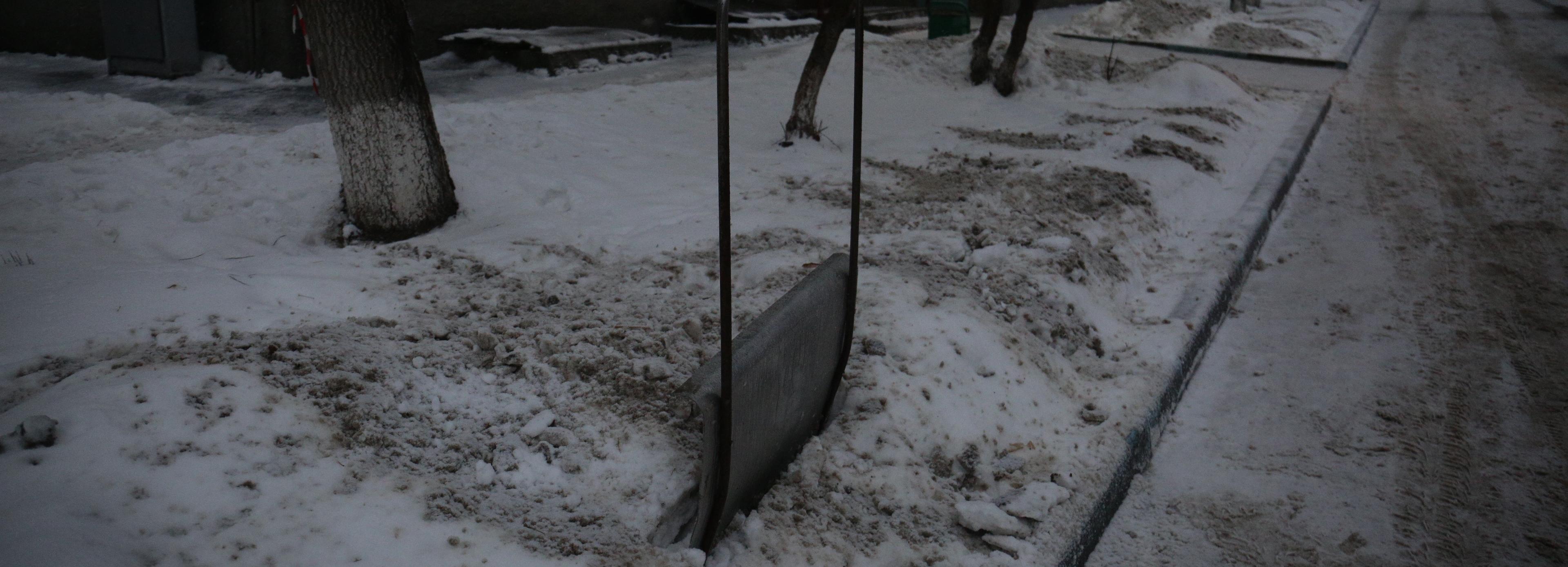 Больше 300 нарушений выявили при уборке снега во дворах Новосибирска