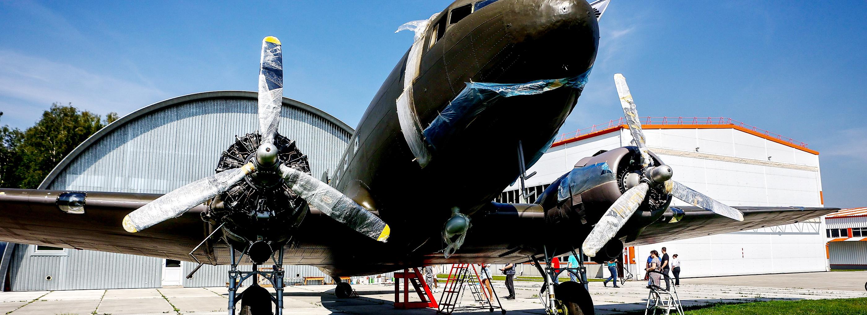 Экспозицию техники подготовили к грандиозному авиашоу на аэродроме Мочище