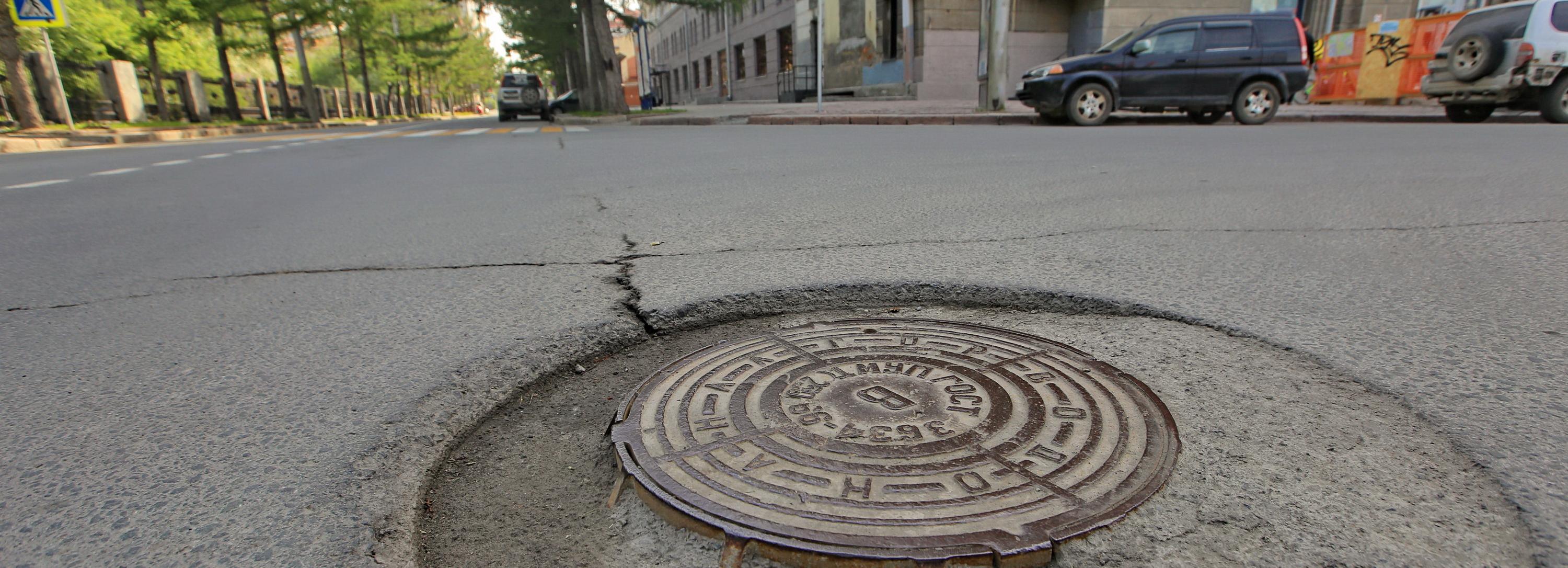 Воров чугунных люков в Новосибирске осудили на 1,5 года условно