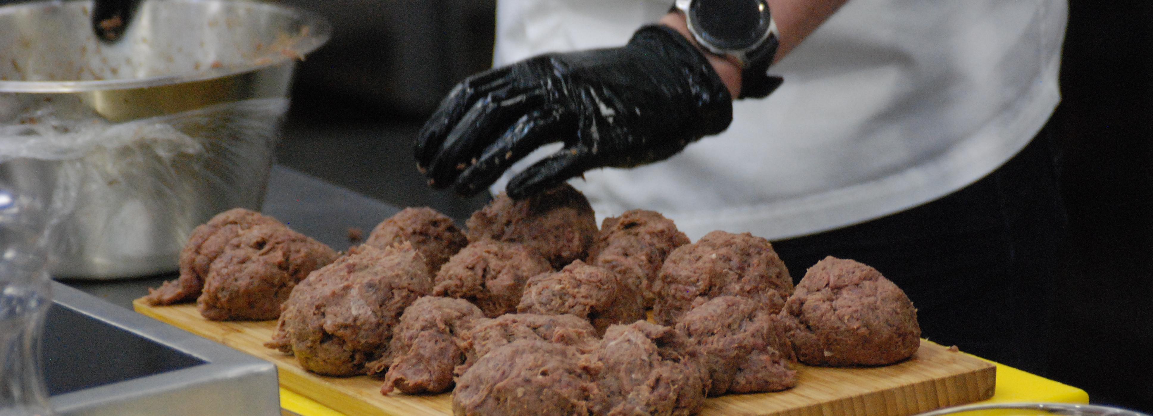 Супругов-поваров из Вьетнама оштрафовали за невыезд из Новосибирска