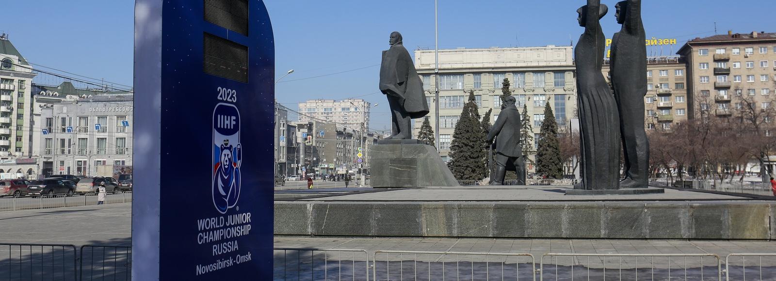 Ещё идут: когда уберут часы отсчёта до МЧМ-2023 с площади Ленина