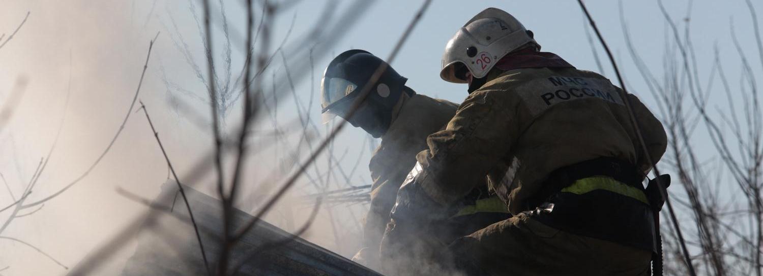 Чёрный дым от горящих дач окутал Ордынское шоссе