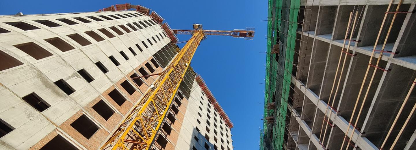 Стройку высотной гостиницы с музеем Покрышкина проверили инспекторы