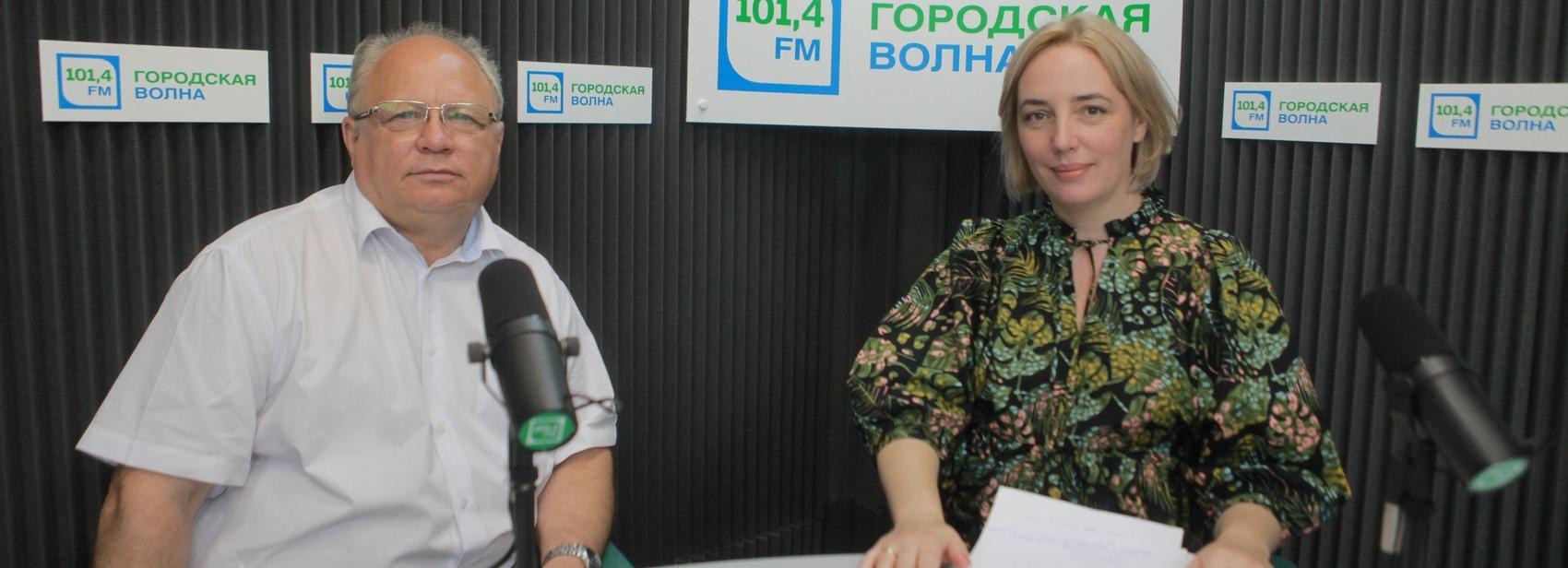 Районная приёмная: уборка тротуаров, ёлки и катки Центрального округа