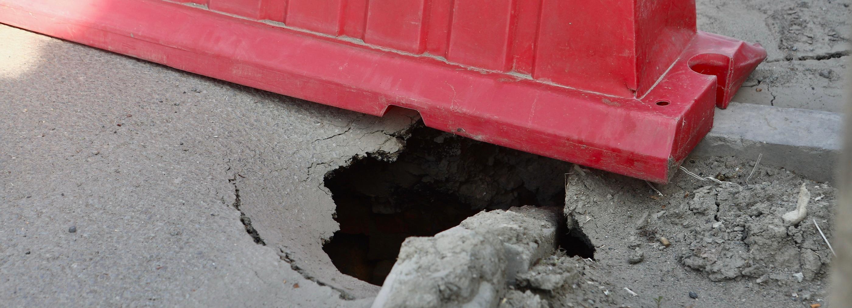 Режим повышенной готовности введут из-за провала на Большевистской